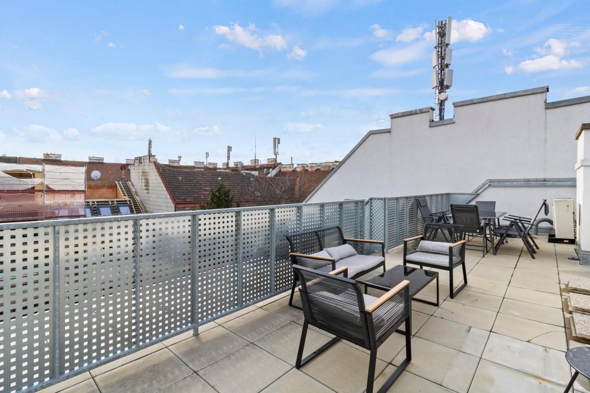 Terrace - 75 M² - Near Wiener Stadthalle Kültér fotó
